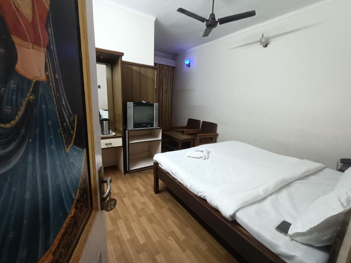 Hotel Midtown Харідвар Екстер'єр фото