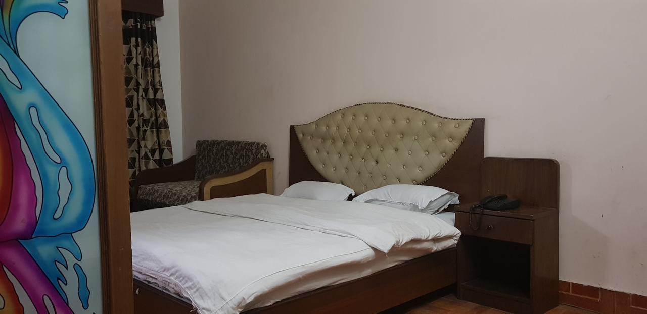 Hotel Midtown Харідвар Екстер'єр фото